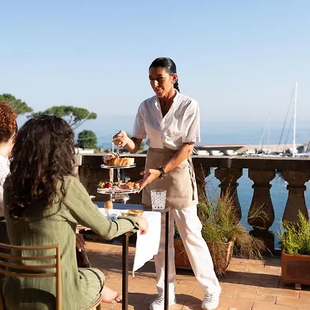 Marina Piccola 73 Bed & Breakfast 5*