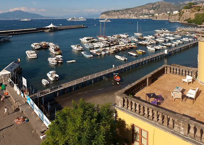 皮可拉73号码头酒店